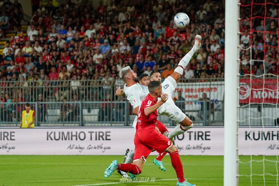 更因为他的 更因为他的