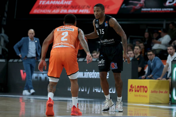 鼓励年轻队 鼓励年轻队