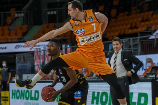 代内线球员 代内线球员