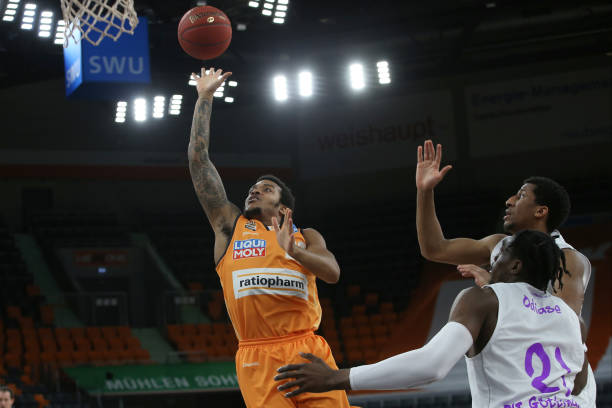 虽然斯图加 虽然斯图加